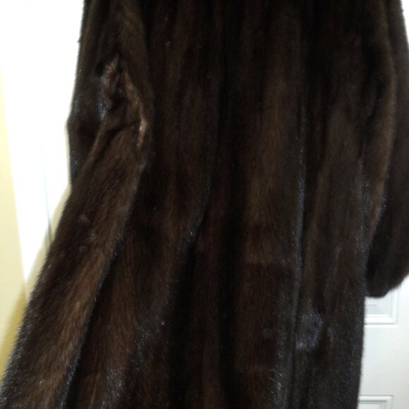 Classic Full Length Mink Coat-Dark Brown- size L/XL - Picture 15 of 16